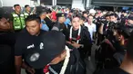 Skuad Timnas Indonesia U-23 akhirnya tiba di tanah air dan mendarat di Bandara Soekarno-Hatta, Tangerang, Banten, Sabtu (11/5/2024) pagi WIB usai berjuang di Piala Asia U-23 2024 di Qatar dan play-off Olimpiade Paris di Prancis. Menempati posisi keempat dan akhirnya gagal meraih tiket ke Olimpiade setelah dikalahkan wakil Afrika, Guinea di laga play-off, Rizky Ridho dkk tetap disambut hangat para suporter. (Bola.com/M Iqbal Ichsan)