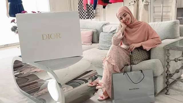 6 Potret Nadia Christina, Mantan Istri Alfath Fathier yang Kini Berhijab
