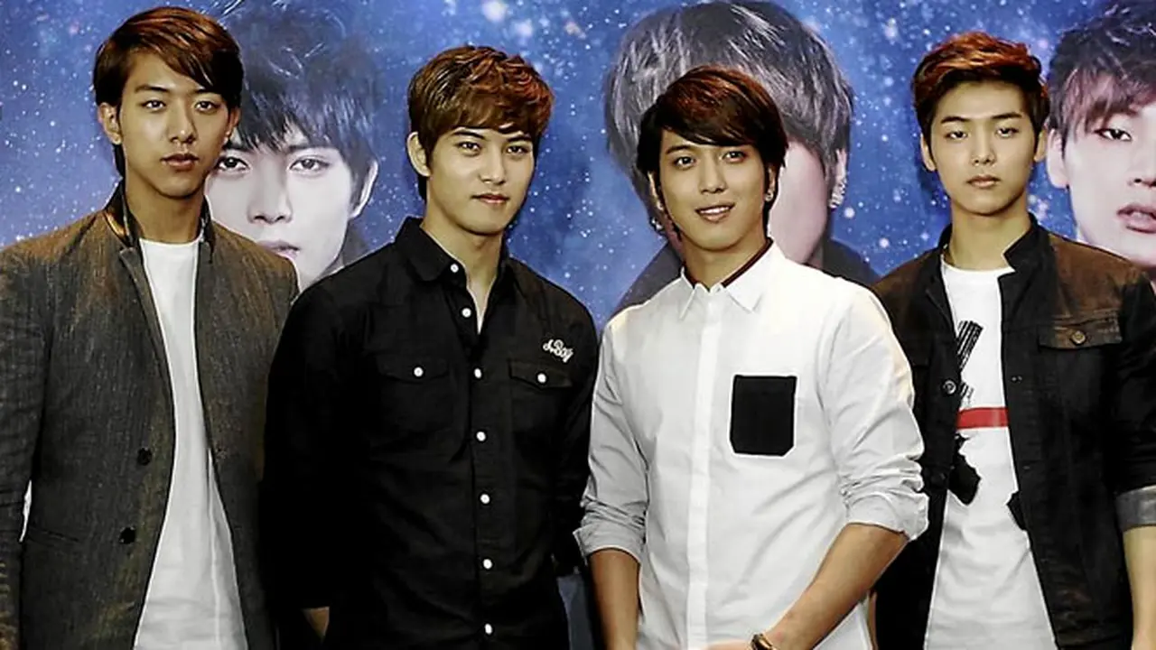 cnblue-2-131018b.jpg