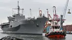 Kapal komando Amerika Serikat USS Blue Ridge (LCC-19) berlabuh di dermaga JICT 2, Pelabuhan Tanjung Priok, Jakarta, Rabu (1/5/2019). Kunjungan kapal komando Armada ke-7 AS itu dalam rangka peringatan ke-70 tahun hubungan diplomatik Indonesia dan Amerika Serikat. (ADEK BERRY / AFP)