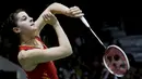 Tunggal putri Spanyol, Carolina Marin, melakukan smash saat melawan tunggal Korsel pada Indonesia Masters 2019 di Istora Senayan, Jakarta, Kamis (24/1). Marin lolos ke perempat final. (Bola.com/M. Iqbal Ichsan)