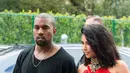 Melansir Mirror, wanita cantik ini kabarnya tidak tahan lagi hidup bersama dengan Kanye. Tak diketahui yang menjadi penyebabnya, namun teramat disayangkan jika merea harus mengakhiri keromantisannya. (AFP/Bintang.com)