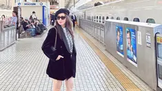 Selama liburan di Jepang, Momo Geisha selalu terlihat happy. Terbukti, hampir di setiap foto yang dia unggah, wajah Momo selalu tampak mengumbar senyuman. Momo terlihat bahagia bisa menikmati waktu rehatnya dengan liburan menyenangkan di Jepang.(Liputan6.com/IG/@therealmomogeisha)