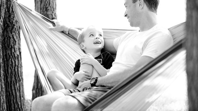 Ilustrasi orang tua dan anak