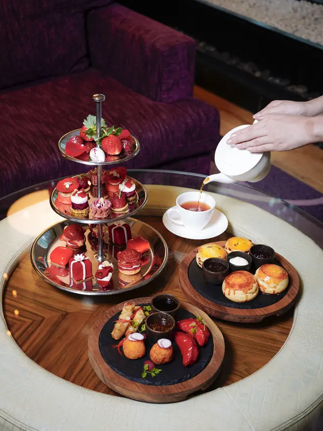 Rayakan Ikon Elegan, Hotel Indonesia Kempinski Jakarta Peringati 15 Tahun Kehadiran “The Lady in Red"