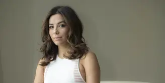 Aktris Eva Longoria mengatakan jika dirinya tidak pernah berkencan dengan lawan mainnya saat ia justru merasa lebih seperti saudara mereka. (Bintang/EPA) Sumber: Indianexpress.com