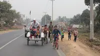 Scott dan Becaknya Berhasil Lintasi 7 Provinsi