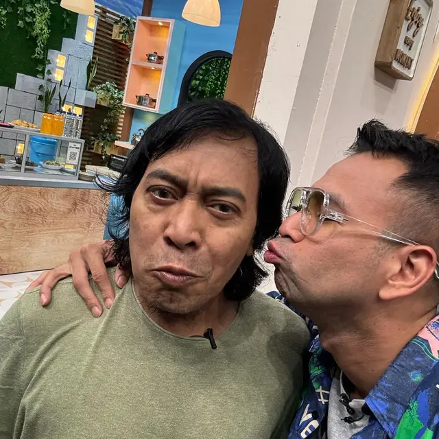 Raffi dan Komeng