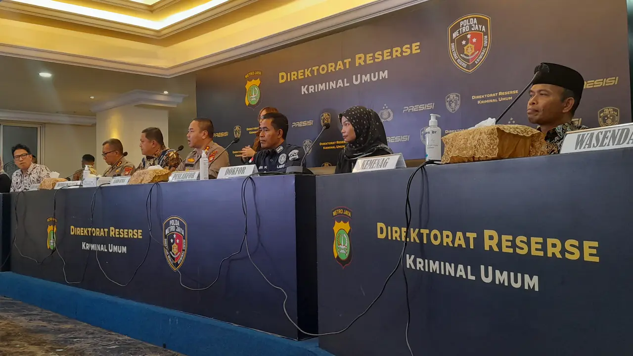 Polda Metro Jaya menggelar konferensi pers terkait kasus penembakan Gedung MUI, Jakarta Pusat, Jumat (5/5/2023).