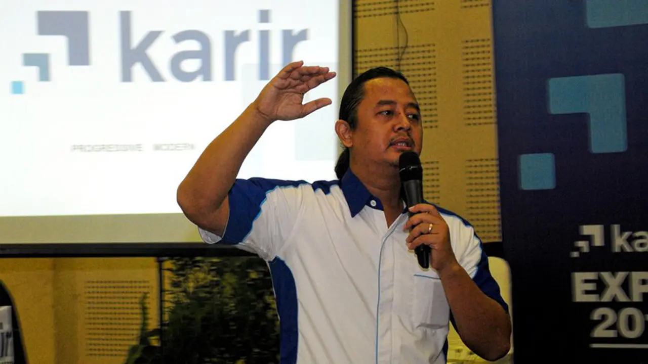 CEO Karir.com Dino Martin saat menjelaskan latar belakang berdirinya karir.com dalam acara pembukaan Karir.com Expo 2015 di Balai Kartini, Jakarta
