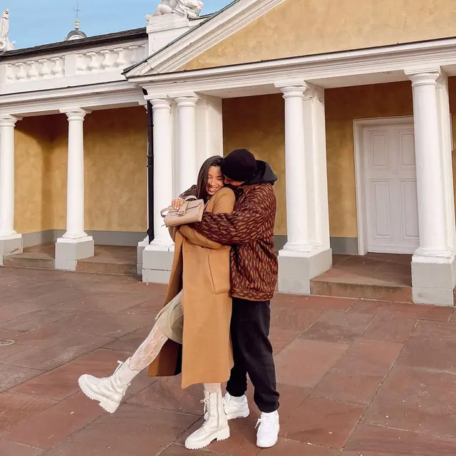 Potret Jennifer Bachdim dan Irfan Bachdim di Jerman