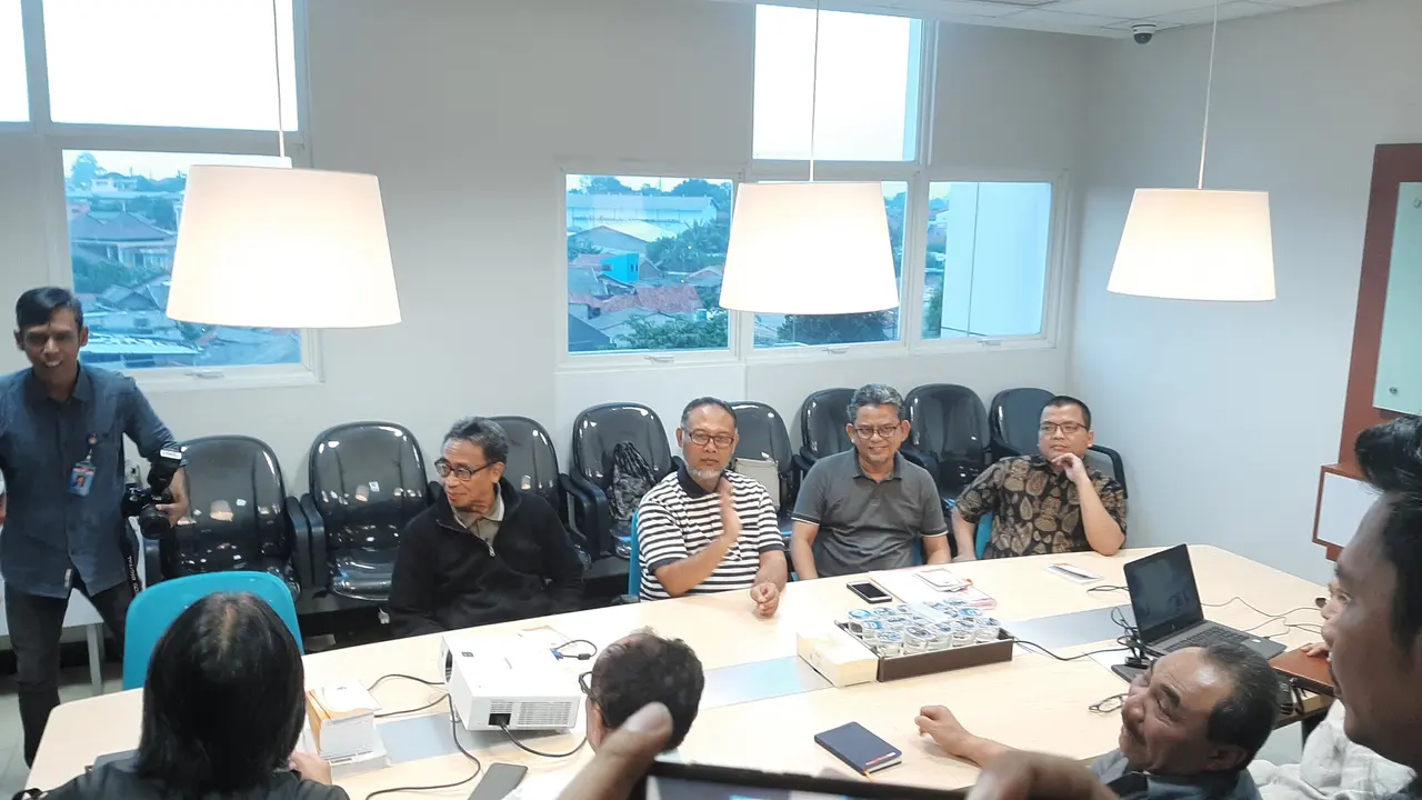 Tim Kuasa Hukum Prabowo-Sandiaga menyambangi kantor LPSK, Sabtu (15/6/2019).
