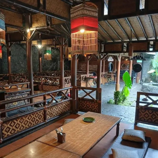 Rekomendasi Tempat Makan Lesehan di Bandung