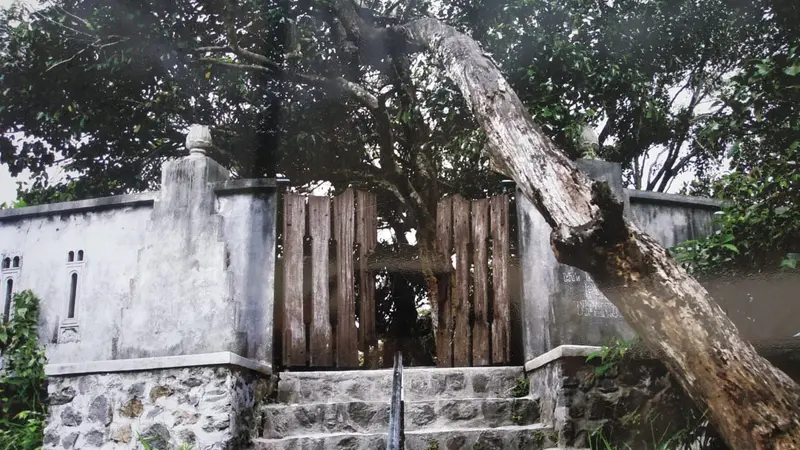 Makam Mbah Boncolono