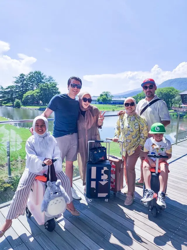 7 Momen Ulang Tahun Syahrini Ke-43, Rayakan di Kamar Hotel Mewah di Jepang