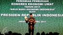 Presiden Jokowi saat memberikan pidato Kongres Ekonomi Umat di Hotel Grand Sahid, Jakarta, Sabtu (22/4). Kongres ini digelar guna memberikan sumbangsih terhadap perekonomian di Tanah Air. (Biro Pers Istana)
