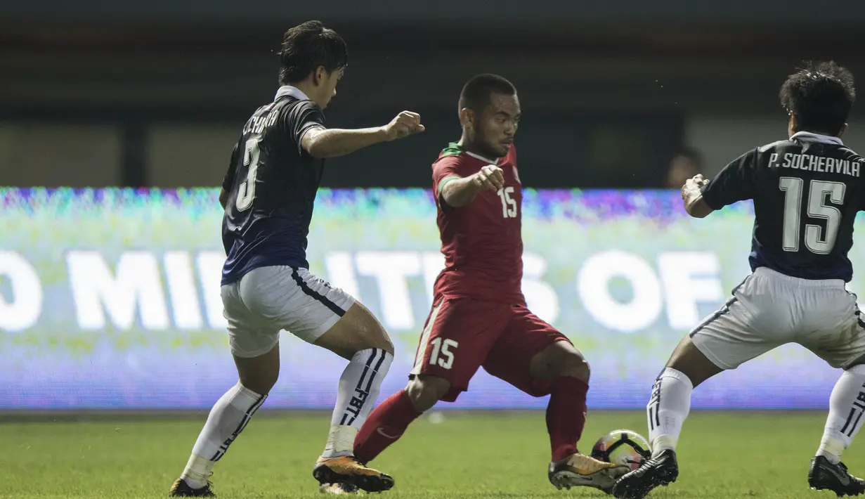 3. Saddil Ramdani - Masih muda namun sudah dipercaya untuk mengisi skuat inti dari tim senior Persela. Pemain 18 tahun ini juga merupakan andalan Luis Milla di Timnas Indonesia U-23 pada SEA Games 2017 Malaysia. (Bola.com/Vitalis Yogi Trisna)