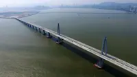Jembatan itu memangkas waktu perjalanan dari Hong Kong ke Makau dan Zhuhai yang dulunya ditempuh dalam 4 jam menjadi hanya 30 menit. (Sumber Macau Daily Times)