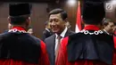 Menko Polhukam Wiranto menghadiri acara pengucapan sumpah jabatan Ketua dan Wakil Ketua MK Anwar Usman dan Aswanto, Jakarta, Senin (2/4). Sejumlah pejabat negara menghadiri acara pengucapan sumpah Ketua dan Wakil Ketua MK. (Liputan6.com/Immanuel Antonius)