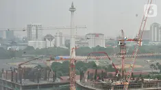 Aktivitas pekerja konstruksi saat menyelesaikan pembangunan gedung bertingkat di Jakarta, Selasa (29/10/2019). Kementerian Pekerjaan Umum dan Perumahan Rakyat menargetkan sertifikasi 212.000 tenaga kerja konstruksi hingga akhir tahun. (merdeka.com/Iqbal S. Nugroho)