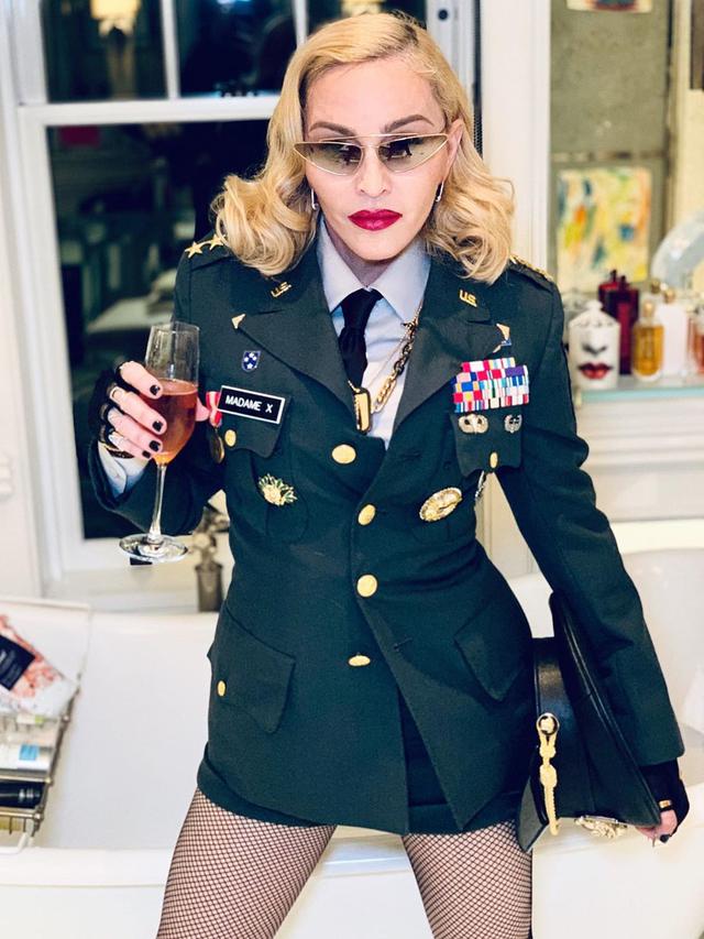 Ulang Tahun Ke 60, Pesona Madonna Sebagai Influencer Fashion Tak Lekang Waktu