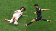 Pemain Maroko Ayyoub Bouaddi berebut bola dengan pemain Kanada Stephen Eustaquio selama pertandingan babak 16 besar Piala Dunia FIFA 2026 antara Kanada dan Maroko di Stadion Houston, Texas, Sabtu (04/07/2026). (AFP/ Getty Images/ Las Barons)