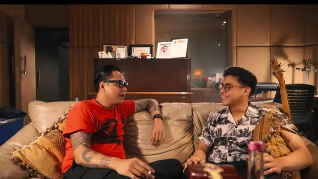 Ardhito Pramono dalam konten Ngobam di Kanal YouTube Gofar Hilman. (YouTube Gofar Hilman)