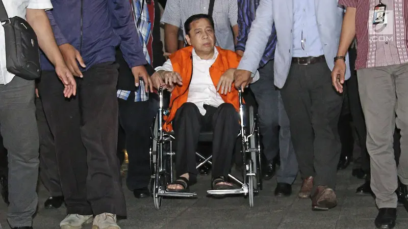 PHOTO: Tinggalkan RSCM, Setya Novanto Resmi Ditahan di Rutan KPK