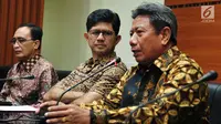 Juru Bicara MA Agung Suhadi dalam konferensi pers di Gedung KPK, Jakarta, Sabtu (7/10). KPK melakukan OTT terhadap Ketua Pengadilan Tinggi Manado SDW dan Anggota Komisi XI DPR periode 2014-2019 dari Fraksi Partai Golkar, AAM. (Liputan6.com/Helmi Afandi)