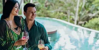 Sampai sekarang, Titi dan Tian berhasil menjalani keluarga yang sangat hangat dan harmonis. Titi Kamal juga selalu berdoa supaya dirinya dan Tian bisa selalu bersama, menjalankan biduk pernikahan dengan baik. (Instagram/titi_kamall)