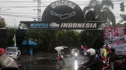 Pintu masuk Sirkuit Sentul, di Bogor, Minggu (14/2). Pemerintah menolak rencana renovasi Sirkuit Sentul yang disiapkan untuk penyelenggaraan MotoGP 2017 karena ajang itu adalah acara hiburan dan diselenggarakan oleh swasta. (Liputan6.com/Angga Yuniar)