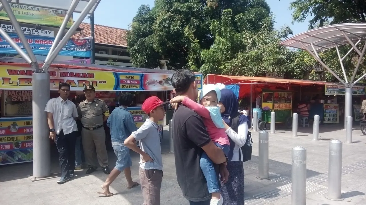 Lesehan Malioboro yang Ditutup Paksa Cantumkan Harga, tapi...