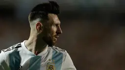 Ekspresi Lionel Messi saat melawan Haiti pada pertandingan persahabatan di stadion Bombonera di Buenos Aires (29/5). Dalam pertandingan ini Messi berhasil mencetak tiga gol. (AP / Victor R. Caivano)