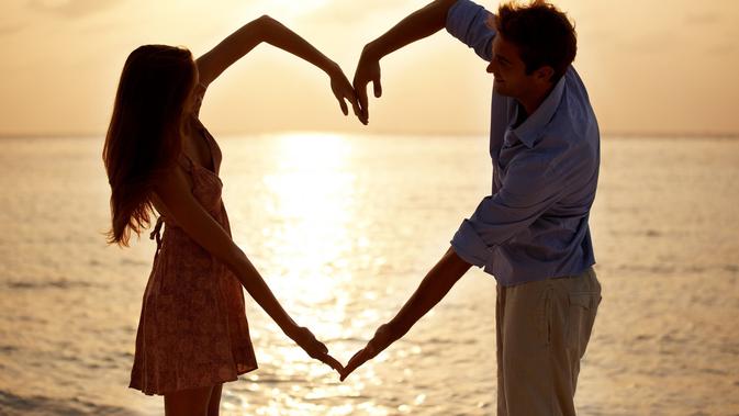 Begini Caranya Menjadi Pasangan Yang Lebih Romantis Lifestyle Liputan6 Com
