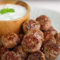 Beef Meatball with Tzatziki Sauce. foto: dok. Greenfields