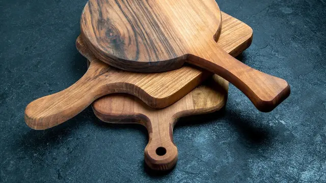 Sebaiknya gunakan talenan berbeda untuk daging dan sayuran