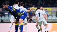 Inter Milan harus puas bermain imbang 1-1 kontra Hellas Verona pada laga pekan ke-10 Serie A di&nbsp;Stadio Marcantonio Bentegodi, Minggu (2/11/2025) malam WIB. (AFP/Piero CRUCIATTI)