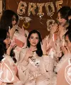 Sebelum menikah dengan Khairul Arifin, Yasmine Ow mendapat kejutan bachelorette party dari para sahabat. Bridal shower ini pun memiliki tema pajamas party. [@yxsmine.ow]