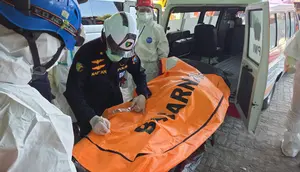 Evakuasi jenazah korban tragedi Pondok Pesantren (Ponpes) Al Khoziny, Buduran, Sidoarjo. (Liputan6.com/Dian)