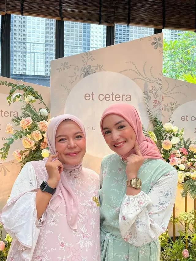 Intan Nuraini bersama founder Puru Kambera Ragil Silvia (https://www.instagram.com/p/CpkT1EmP2jp/)