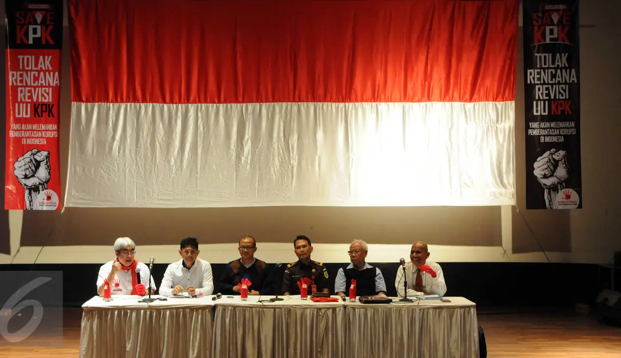 Sejumlah kalangan terkait saat seminar Pemberantasan Korupsi yang Memberikan Efek Jera di Jakarta, Kamis (18/01). Kegiatan ini sebagai respon tentang revisi UU KPK. (Liputan6.com/Helmi Afandi) 