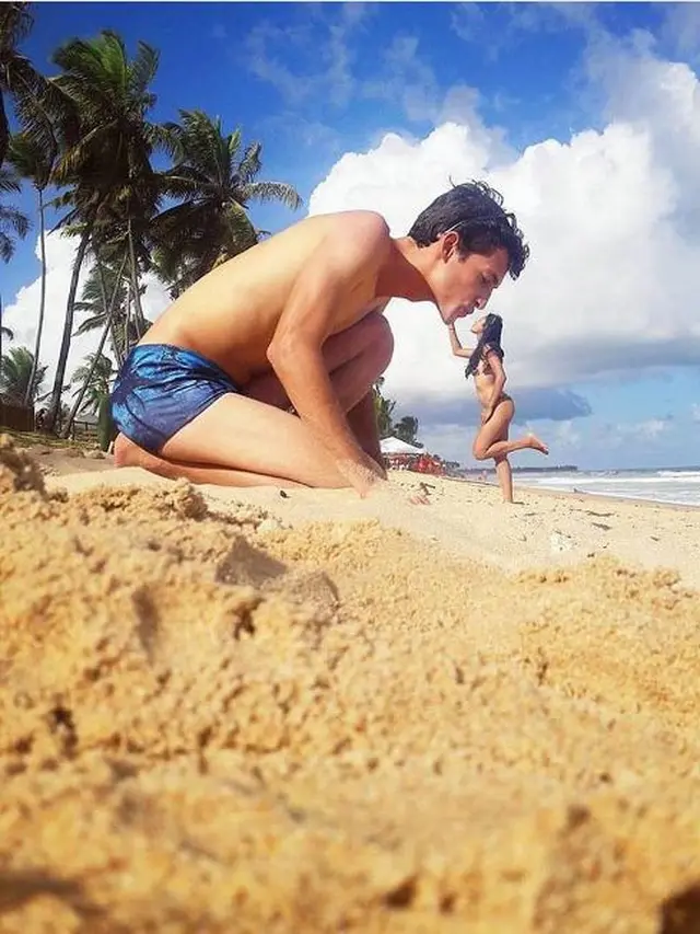 6 Foto Ilusi Optik di Pantai Ini Bikin Mikir Dua Kali