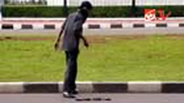 Relawan Pembersih Paku Dapat Penghargaan