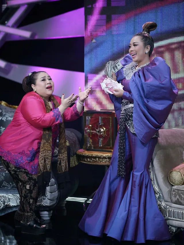 Main TikTok Bareng, Ini 6 Potret Keakraban Soimah dan Nunung di Balik Panggung