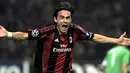 Selebrasi striker gaek AC Milan Filippo Inzaghi seusai menjebol gawang Real Madrid pada laga Liga Champions di San Siro, Milan, 3 November 2010. AFP PHOTO/OLIVIER MORIN