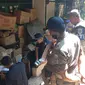 Petugas gabungan di Kabupaten Purwakarta saat menggelar operasi bersama pemberantasan barang kena cukai (BKC) ilegal. Foto (Istimewa)