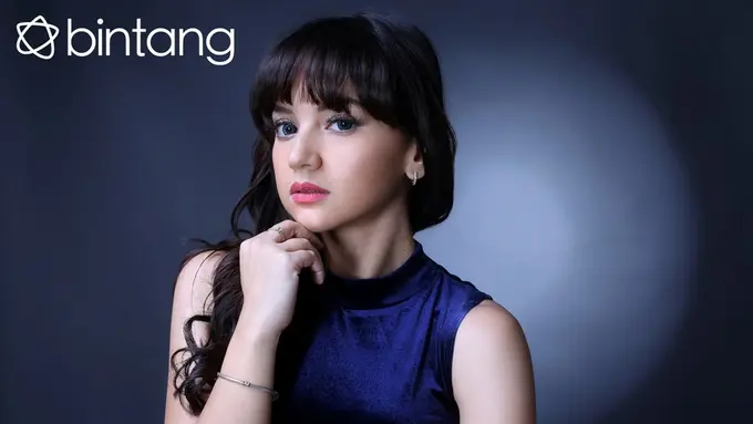 [Bintang] Angelica Simperler