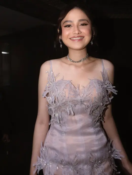 Syifa Hadju tampil bak peri dengan mini dress yang dikenakan oleh disalah satu acara. Ia memilih mengenakan dress dari Krinou. [@krinouofficial]