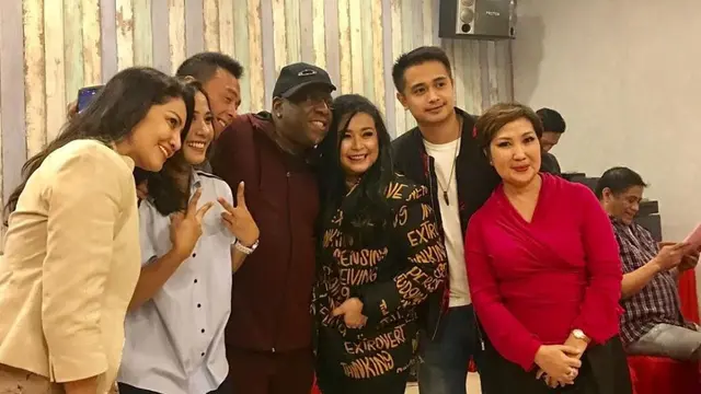 Seleb Tanah Air Ini Undang Artis Dunia di Pesta Hari Special (sumber : Instagram/@andarmustafa)