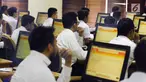 Peserta tes seleksi CPNS Kemenkumham saat menjawab soal dengan sistem CAT di gedung BKN, Jakarta, Senin (11/9). Pada 2017, tercatat 1.116.138 pelamar CPNS mendaftar di lingkungan Kemenkumham. (Liputan6.com/Helmi Fithriansyah)